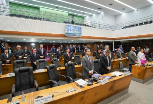 Deputados fazem minuto de silêncio em respeito às vítimas do incêndio em&nbsp;cinema