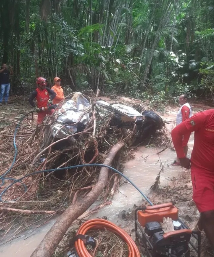 Três homens morrem após carro ser arrastado por enxurrada em&nbsp;Açailândia