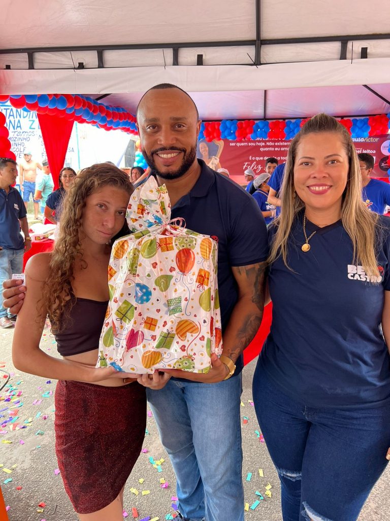 Beto Castro realiza festa em comemoração ao Dia das Mães e distribui presentes e cestas&nbsp;básicas