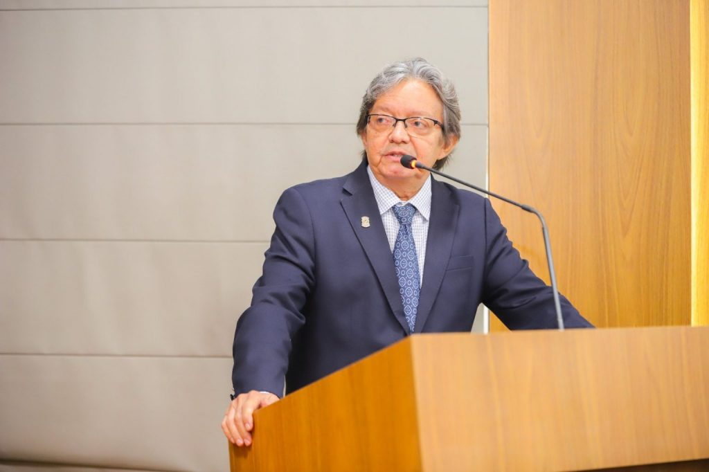 Dr. Gutemberg propõe instituição da Lei Geral da Microempresa, Empresa de Pequeno Porte e Microempreendedor Individual no&nbsp;município