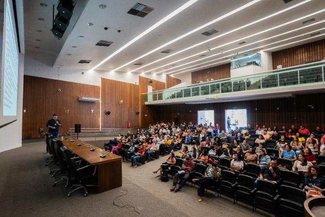 Elema dá início a cursos preparatórios para concurso da Assembleia