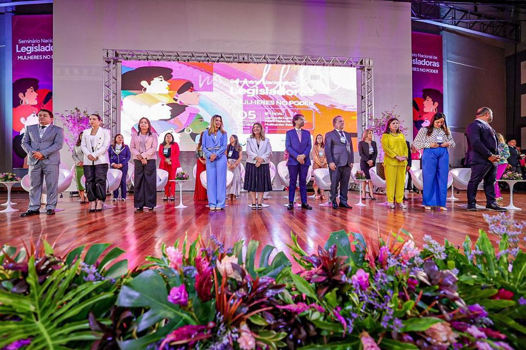 Legisladoras – Mulheres de todo o país debatem fortalecimento da presença feminina nos espaços de&nbsp;poder
