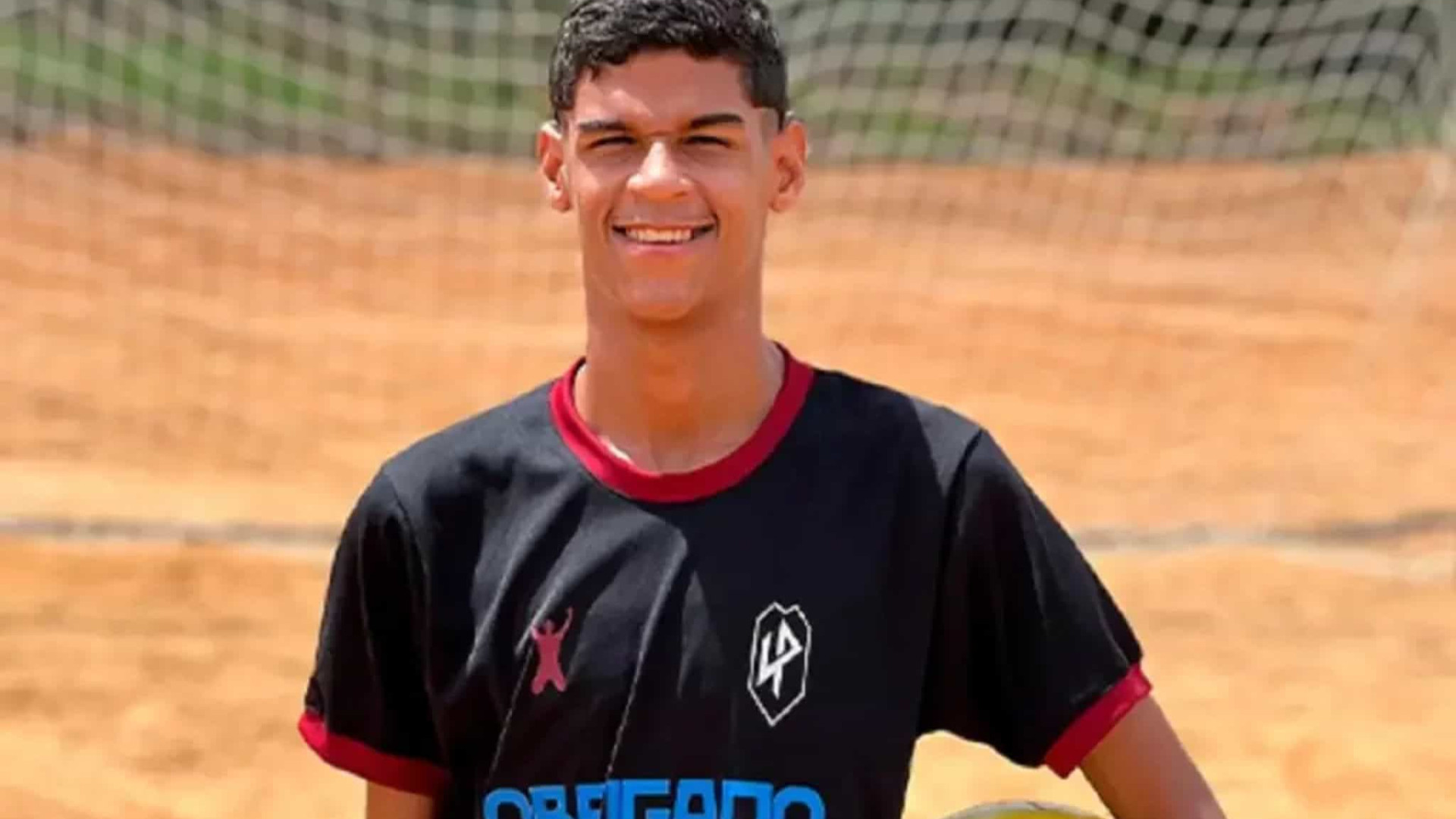 Luva de Pedreiro é intimado pela Justiça a mostrar faturamento sob risco de multa de R$ 50 mil