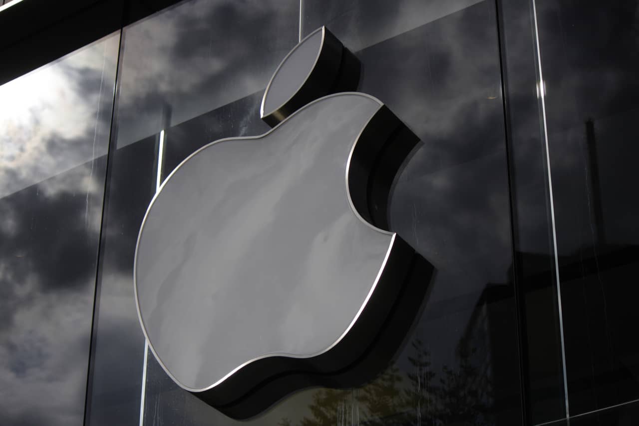 Apple tira celulares de linha após lançamento de iPhone 15