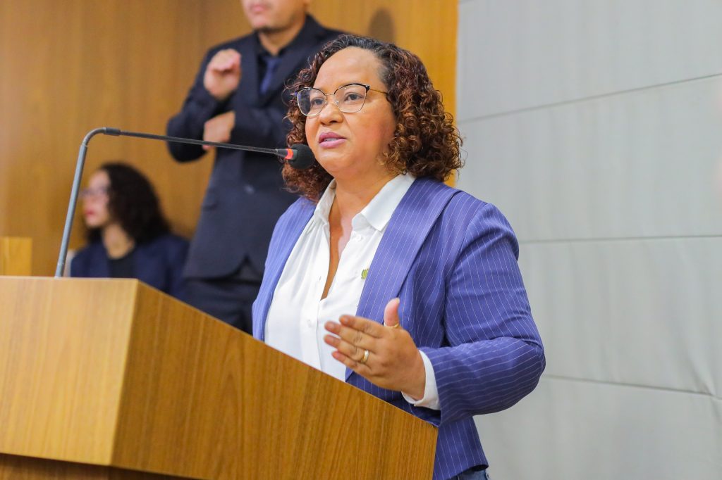 Silvana Noely solicita reforço na segurança das praias de São&nbsp;Luís