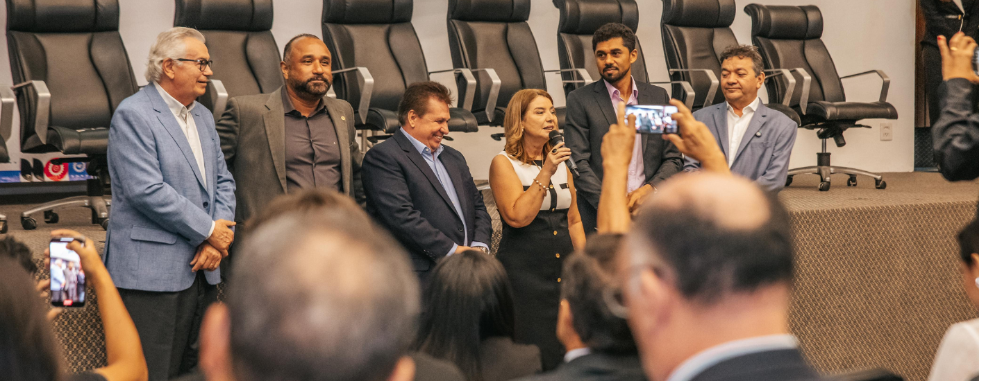 Iracema Vale afirma que prefeitos podem contar com a Assembleia em encontro promovido pela Famem