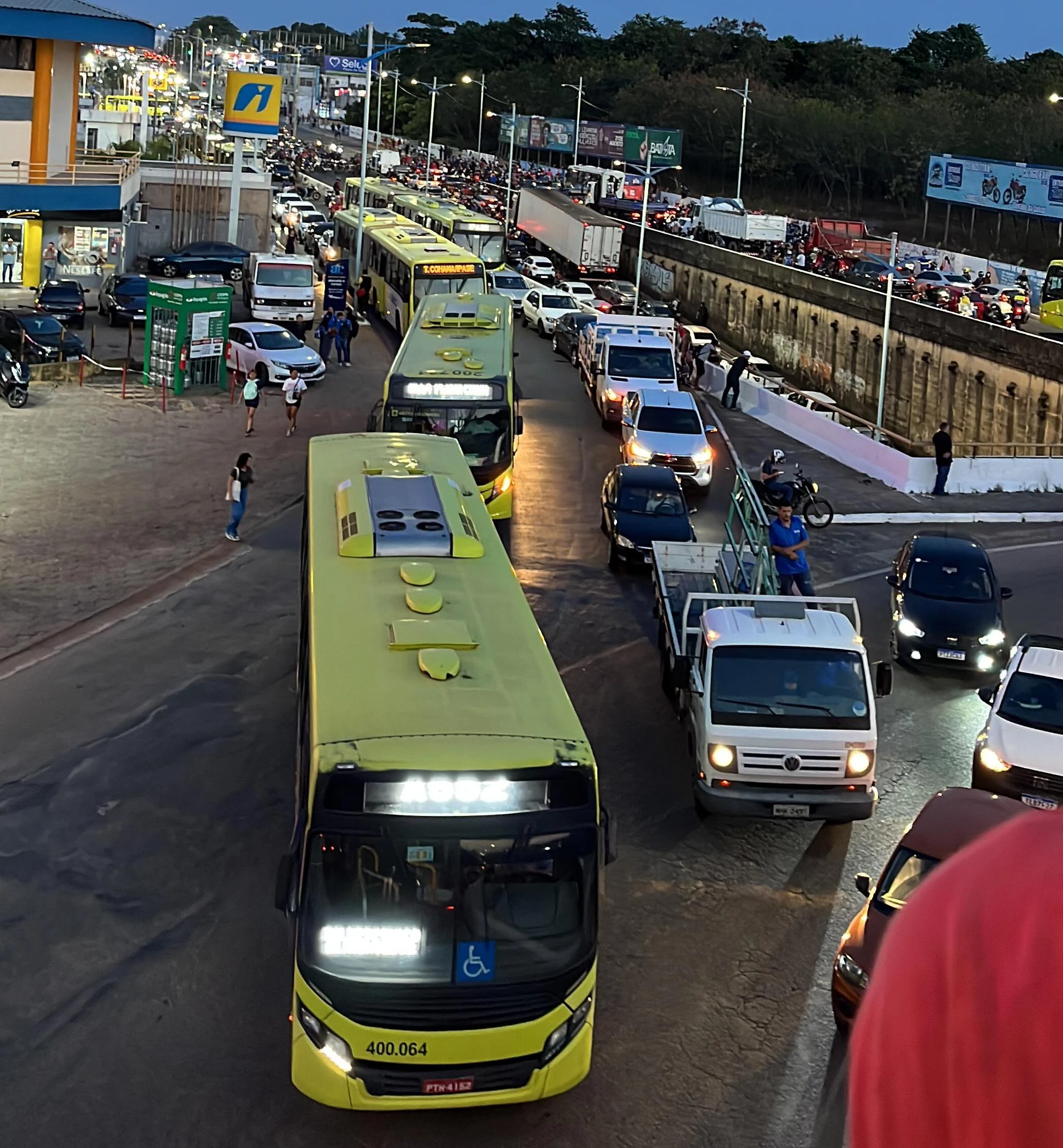 Protesto de motociclistas causa engarrafamento em São Luís após desaparecimento de motorista de aplicativo