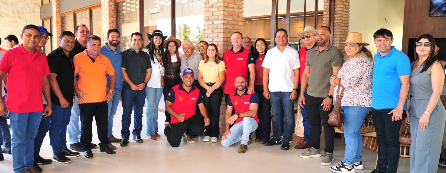 Iracema Vale visita 33ª Vaquejada de Colinas e destaca importância do evento para a cultura e a economia do Maranhão