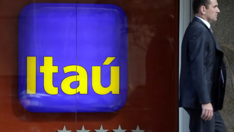 Demissões no Itaú geram onda de desabafos no LinkedIn