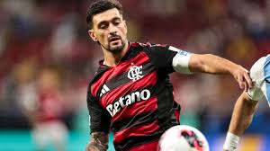 Arrascaeta decreta melhor ano da carreira em gols/assistências e fecha 2025 com mais jogos do que 12 clubes da Série A