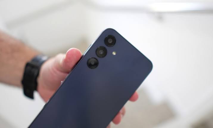 Samsung Galaxy A26: compre celular baratinho com R$ 700 de desconto