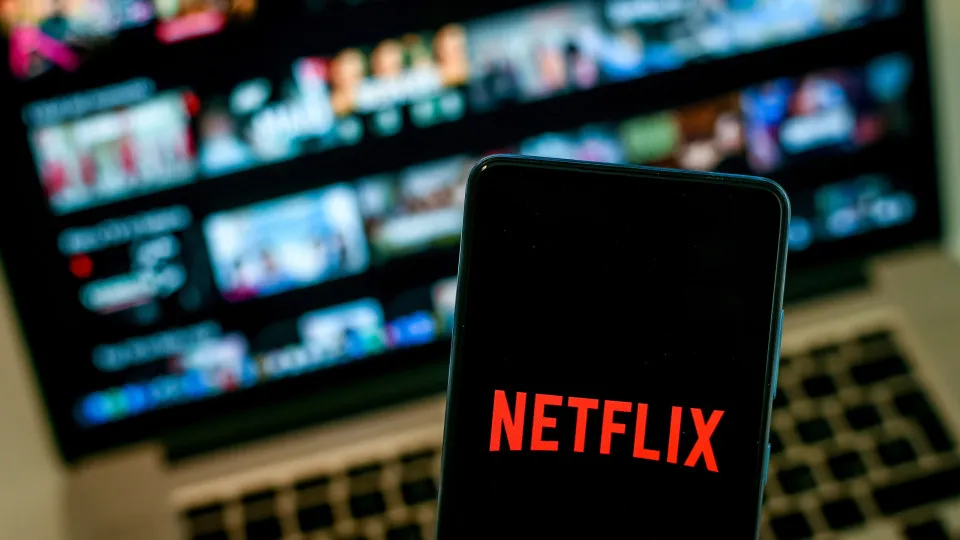 Netflix compra divisões da Warner Bros Discovery, dona do HBO Max, por US$ 83 bi