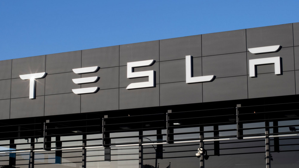 Conselho da Tesla embolsa mais de US$ 3 bilhões com ações da empresa