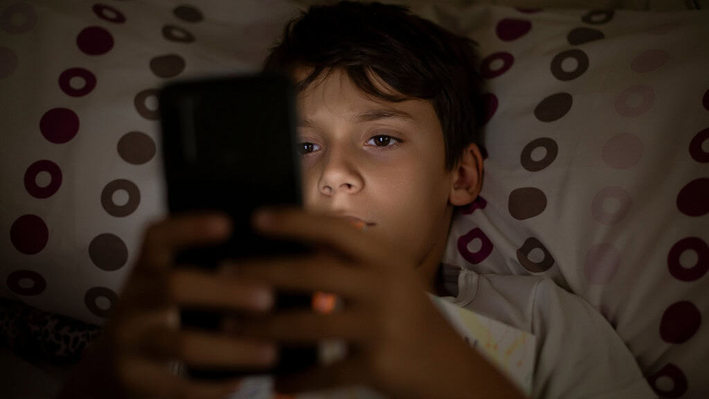 Você sabia? WhatsApp tem classificação etária no Brasil – e a Meta tentou mudar