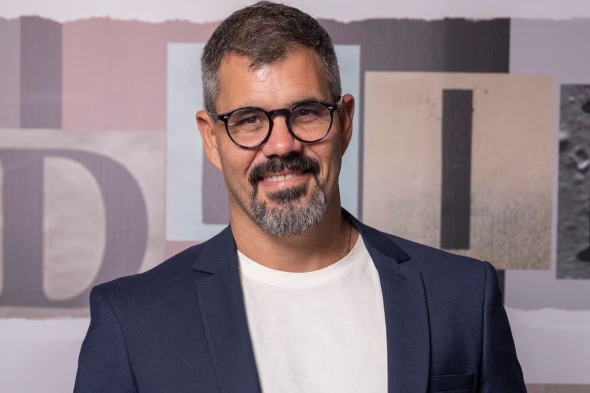 Quais famosos apoiam Juliano Cazarré e o polêmico curso para homens