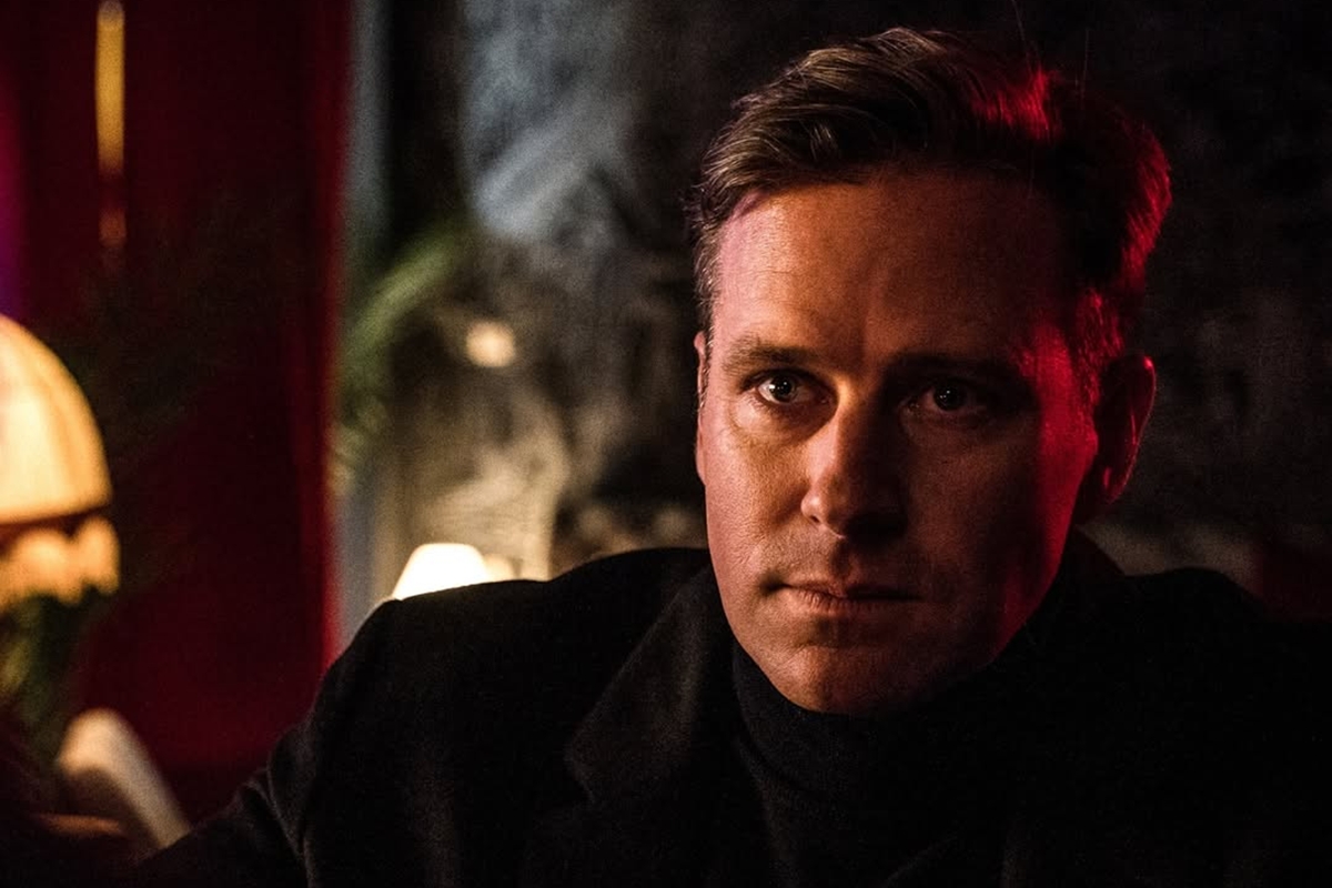Armie Hammer chorou com 1º convite de trabalho após acusação de estupro