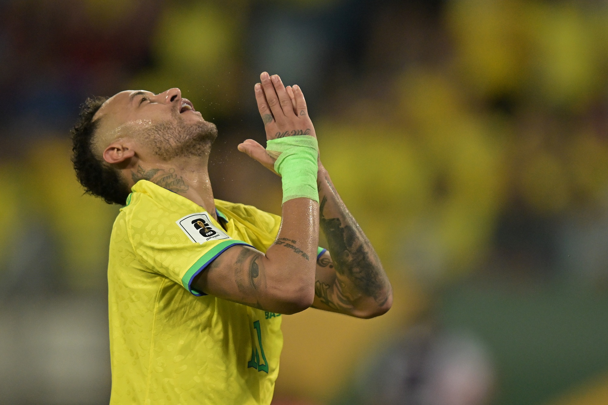 Fora da estreia na Copa, Neymar faz reflexão e recebe apoio de famosos