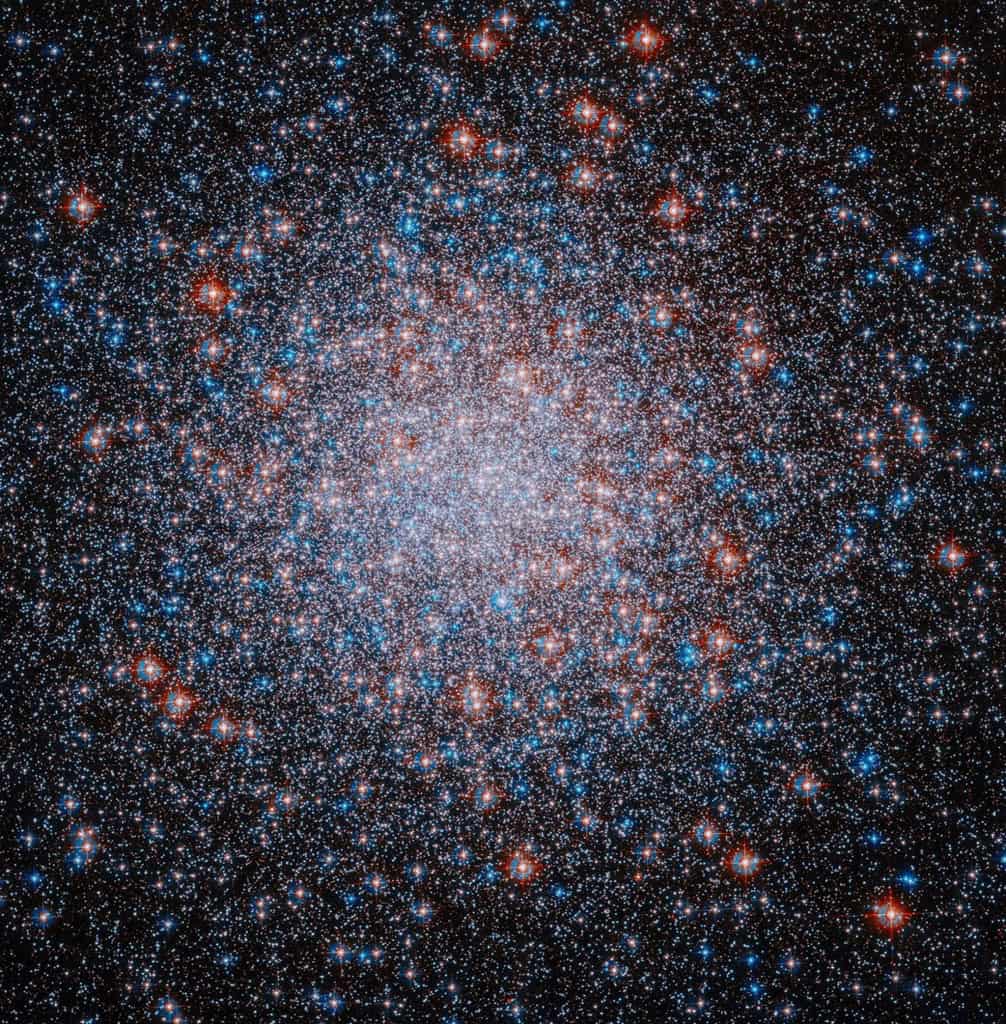 Hubble flagra aglomerado com mais de meio milhão de estrelas