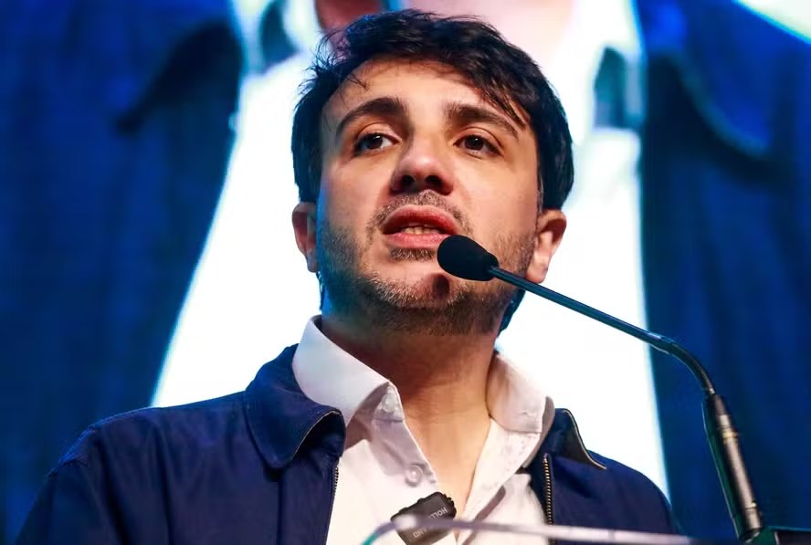 Renan Santos volta a atacar Cury e diz que China é melhor parceira do que os&nbsp;EUA